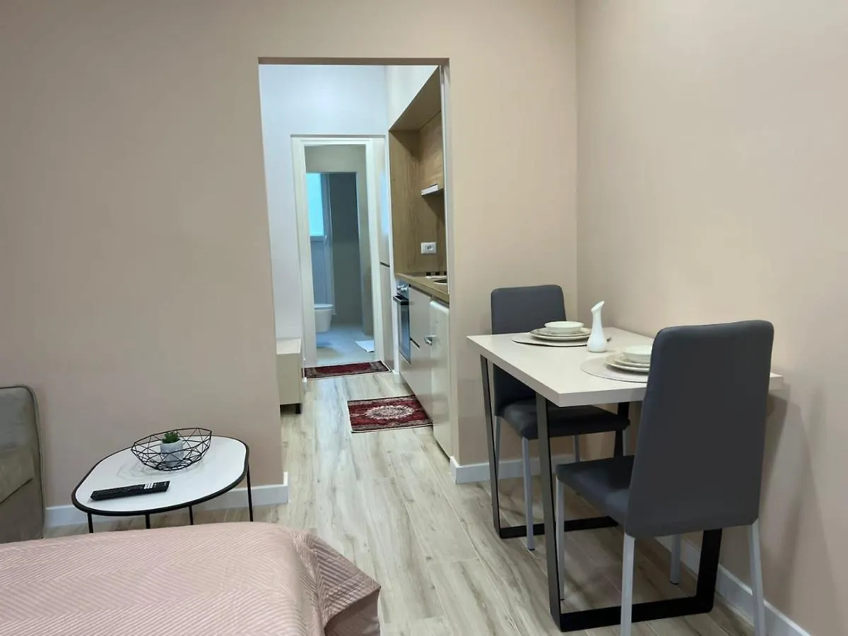 Smart Home , Lovely Apartment In Tirana 0*,
